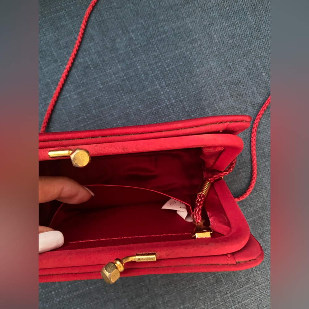 Vintage Elegant Red Clutch/ Crossbody Bag Gold Tone Hardware - Picture 10 of 16